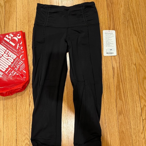 Lululemon Rebel Runner crop- special edition, no longer for sale! size 2 - Picture 2 of 9